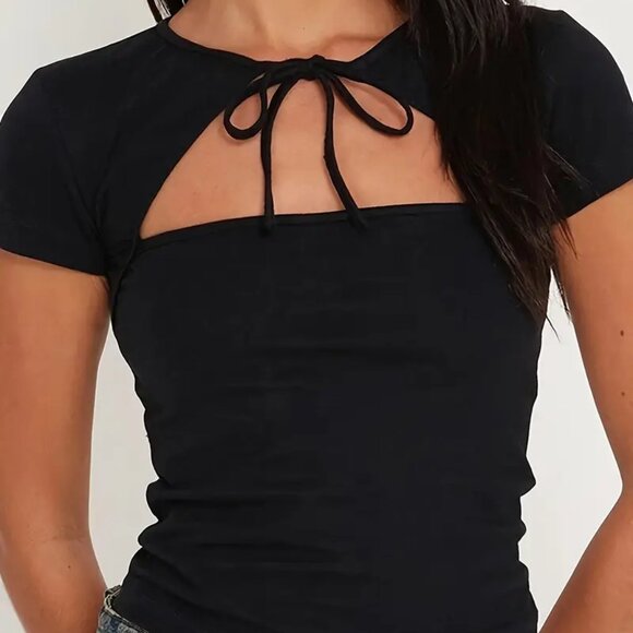 Cutout Lace Up Top - Picture 3 of 3